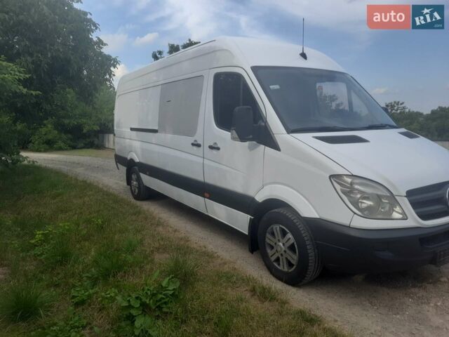 Белый Мерседес Sprinter, объемом двигателя 3 л и пробегом 500 тыс. км за 17800 $, фото 1 на Automoto.ua
