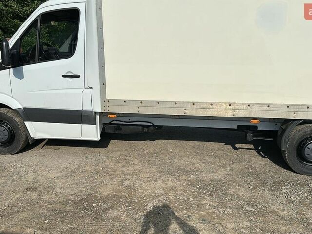 Белый Мерседес Sprinter, объемом двигателя 2.2 л и пробегом 407 тыс. км за 13000 $, фото 1 на Automoto.ua