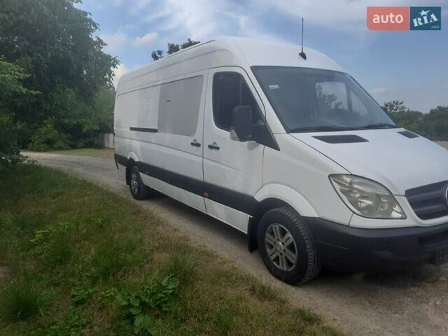 Белый Мерседес Sprinter, объемом двигателя 3 л и пробегом 500 тыс. км за 18500 $, фото 1 на Automoto.ua