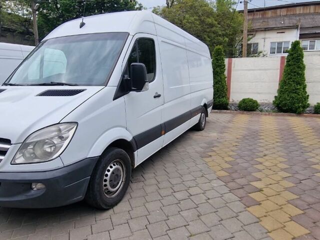 Белый Мерседес Sprinter, объемом двигателя 2.2 л и пробегом 417 тыс. км за 10999 $, фото 1 на Automoto.ua