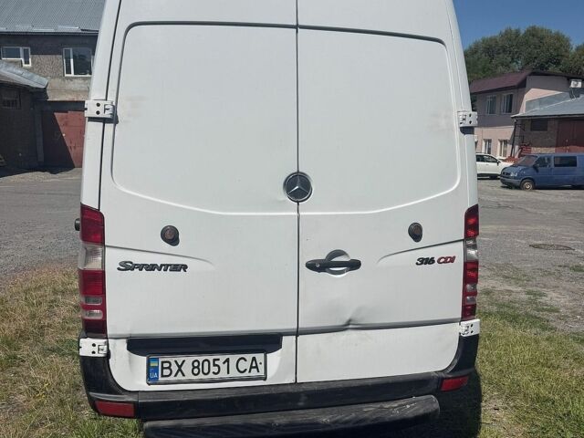 Белый Мерседес Sprinter, объемом двигателя 2.14 л и пробегом 320 тыс. км за 16000 $, фото 1 на Automoto.ua