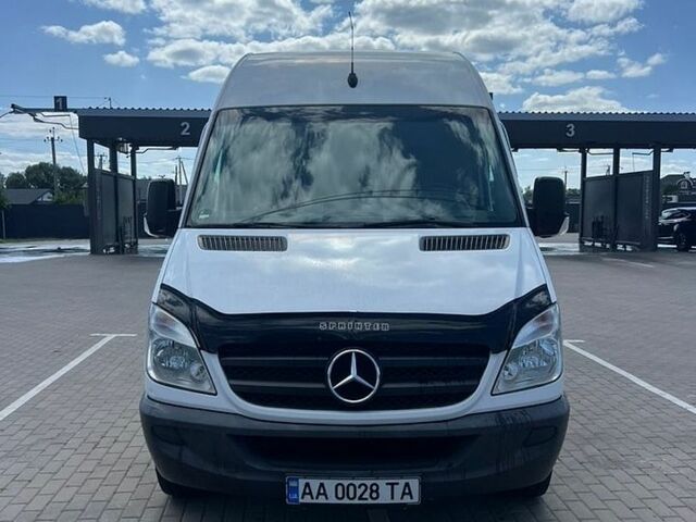 Белый Мерседес Sprinter, объемом двигателя 2.14 л и пробегом 352 тыс. км за 25500 $, фото 1 на Automoto.ua