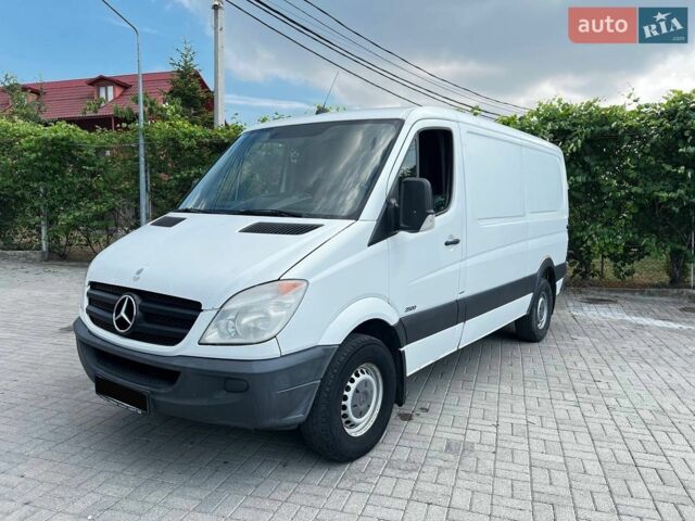 Белый Мерседес Sprinter, объемом двигателя 3 л и пробегом 356 тыс. км за 15500 $, фото 1 на Automoto.ua