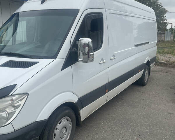 Белый Мерседес Sprinter, объемом двигателя 2.1 л и пробегом 270 тыс. км за 11900 $, фото 1 на Automoto.ua