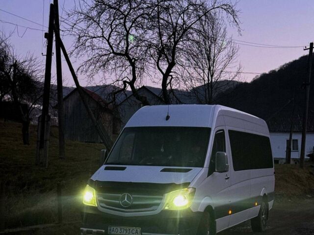 Белый Мерседес Sprinter, объемом двигателя 2.14 л и пробегом 620 тыс. км за 19500 $, фото 1 на Automoto.ua
