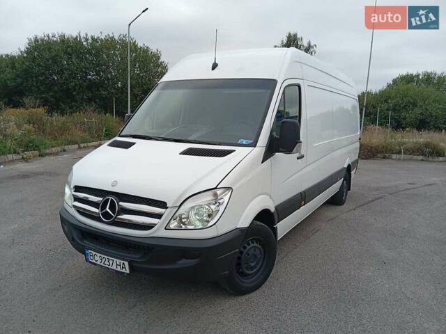 Белый Мерседес Sprinter, объемом двигателя 2.1 л и пробегом 304 тыс. км за 15500 $, фото 1 на Automoto.ua