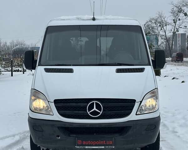 Белый Мерседес Sprinter, объемом двигателя 2.99 л и пробегом 489 тыс. км за 12999 $, фото 1 на Automoto.ua