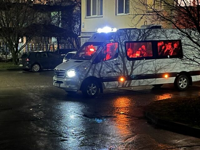 Белый Мерседес Sprinter, объемом двигателя 2.7 л и пробегом 284 тыс. км за 32631 $, фото 1 на Automoto.ua