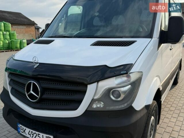 Белый Мерседес Sprinter, объемом двигателя 2.14 л и пробегом 999 тыс. км за 12800 $, фото 1 на Automoto.ua