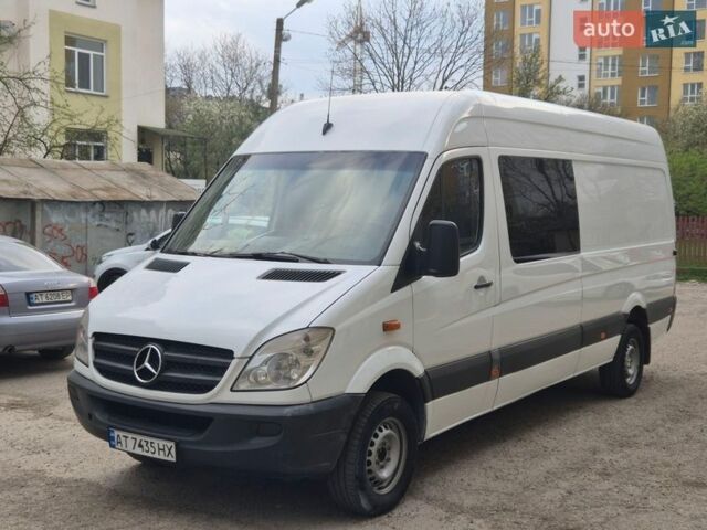 Белый Мерседес Sprinter, объемом двигателя 2.99 л и пробегом 460 тыс. км за 18500 $, фото 1 на Automoto.ua