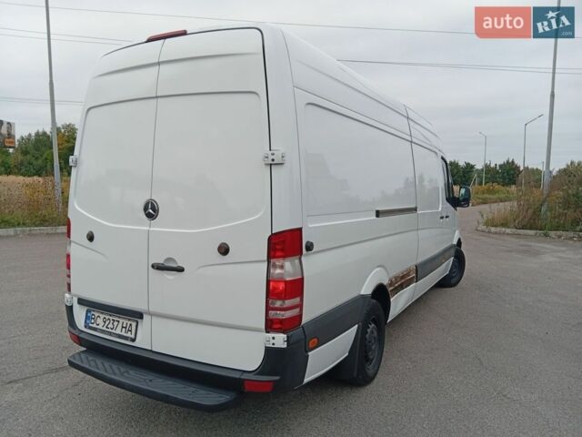 Белый Мерседес Sprinter, объемом двигателя 2.1 л и пробегом 304 тыс. км за 14500 $, фото 1 на Automoto.ua