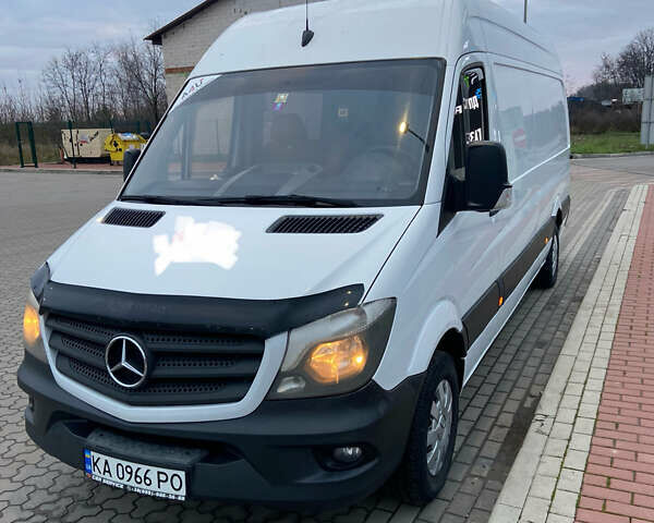 Білий Мерседес Sprinter, об'ємом двигуна 2.2 л та пробігом 259 тис. км за 18700 $, фото 1 на Automoto.ua