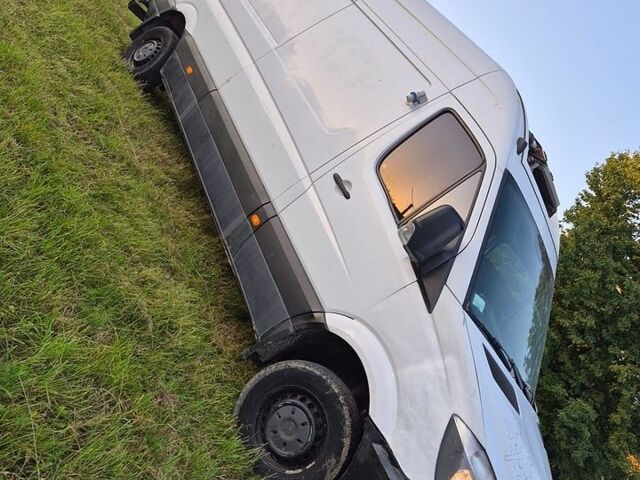 Белый Мерседес Sprinter, объемом двигателя 2.14 л и пробегом 111 тыс. км за 9300 $, фото 1 на Automoto.ua
