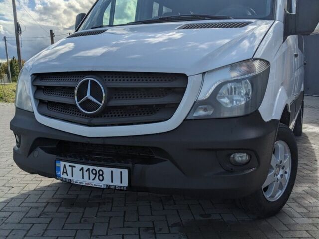 Белый Мерседес Sprinter, объемом двигателя 2.2 л и пробегом 560 тыс. км за 18600 $, фото 1 на Automoto.ua