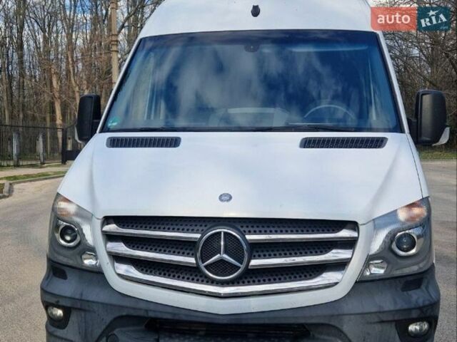 Белый Мерседес Sprinter, объемом двигателя 2.14 л и пробегом 224 тыс. км за 33333 $, фото 1 на Automoto.ua