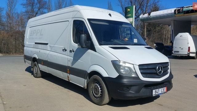 Белый Мерседес Sprinter, объемом двигателя 2.2 л и пробегом 530 тыс. км за 11800 $, фото 1 на Automoto.ua
