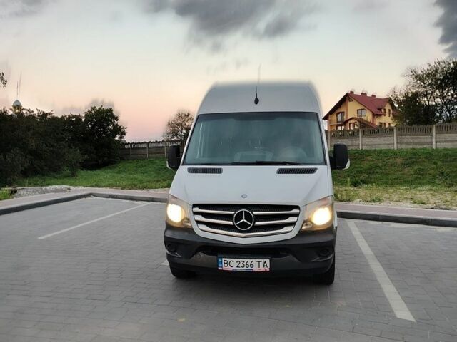 Белый Мерседес Sprinter, объемом двигателя 2.14 л и пробегом 280 тыс. км за 15200 $, фото 1 на Automoto.ua