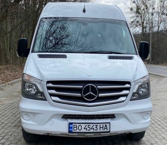 Белый Мерседес Sprinter, объемом двигателя 2.14 л и пробегом 450 тыс. км за 18200 $, фото 1 на Automoto.ua