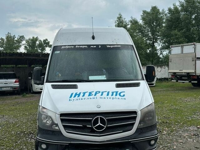 Белый Мерседес Sprinter, объемом двигателя 2.14 л и пробегом 520 тыс. км за 12200 $, фото 1 на Automoto.ua