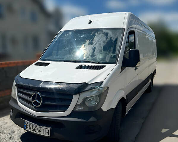 Белый Мерседес Sprinter, объемом двигателя 2.69 л и пробегом 393 тыс. км за 16000 $, фото 1 на Automoto.ua