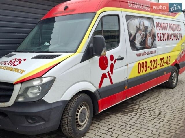 Белый Мерседес Sprinter, объемом двигателя 2.14 л и пробегом 500 тыс. км за 10000 $, фото 1 на Automoto.ua