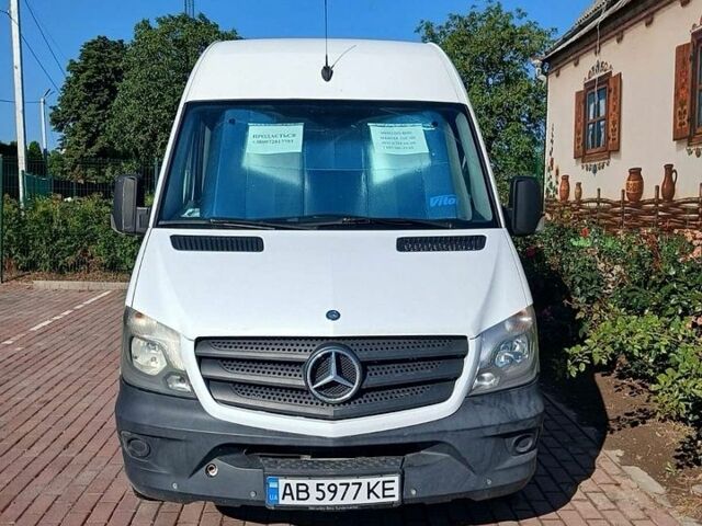 Белый Мерседес Sprinter, объемом двигателя 2.14 л и пробегом 291 тыс. км за 12000 $, фото 1 на Automoto.ua