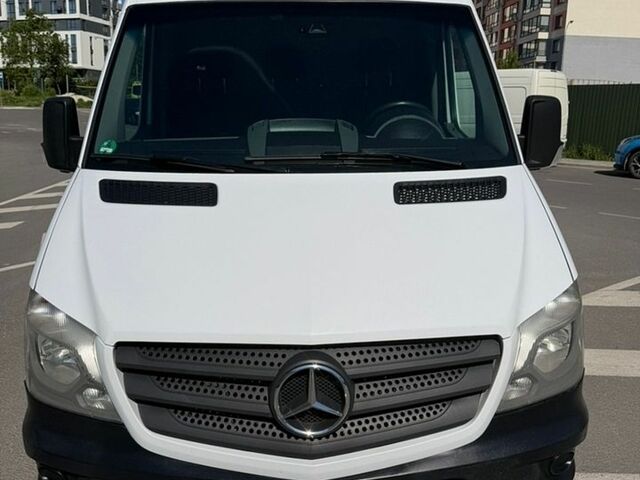 Белый Мерседес Sprinter, объемом двигателя 2.1 л и пробегом 365 тыс. км за 16000 $, фото 1 на Automoto.ua