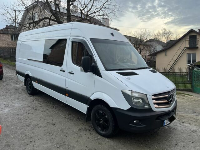 Белый Мерседес Sprinter, объемом двигателя 3 л и пробегом 498 тыс. км за 37131 $, фото 1 на Automoto.ua