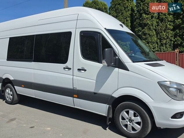Белый Мерседес Sprinter, объемом двигателя 3 л и пробегом 300 тыс. км за 37000 $, фото 1 на Automoto.ua