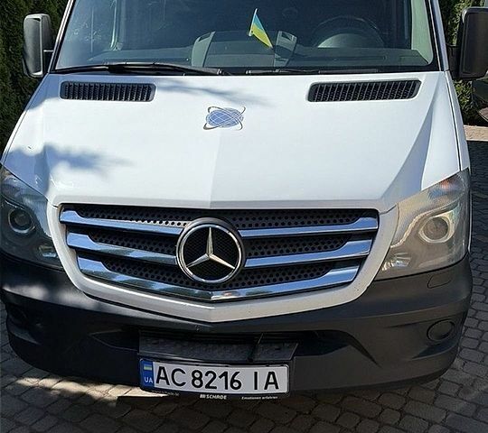 Белый Мерседес Sprinter, объемом двигателя 2.1 л и пробегом 317 тыс. км за 18900 $, фото 1 на Automoto.ua