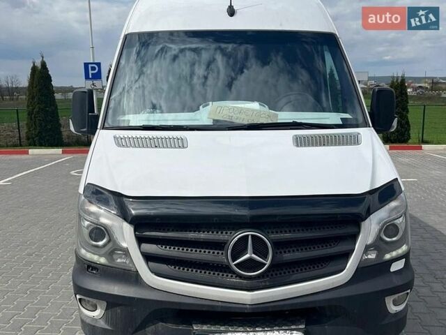 Белый Мерседес Sprinter, объемом двигателя 3 л и пробегом 450 тыс. км за 26500 $, фото 1 на Automoto.ua