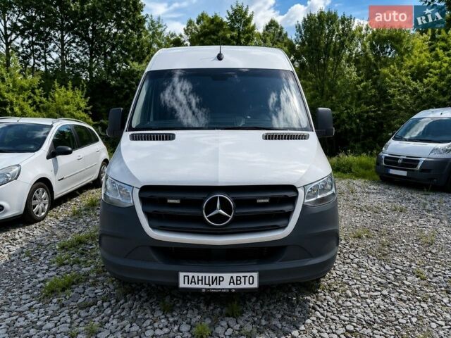 Белый Мерседес Sprinter, объемом двигателя 2.2 л и пробегом 220 тыс. км за 21000 $, фото 1 на Automoto.ua