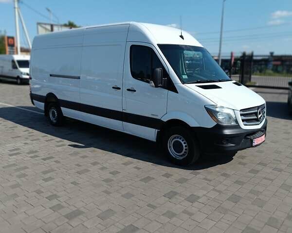 Белый Мерседес Sprinter, объемом двигателя 3 л и пробегом 280 тыс. км за 24999 $, фото 1 на Automoto.ua