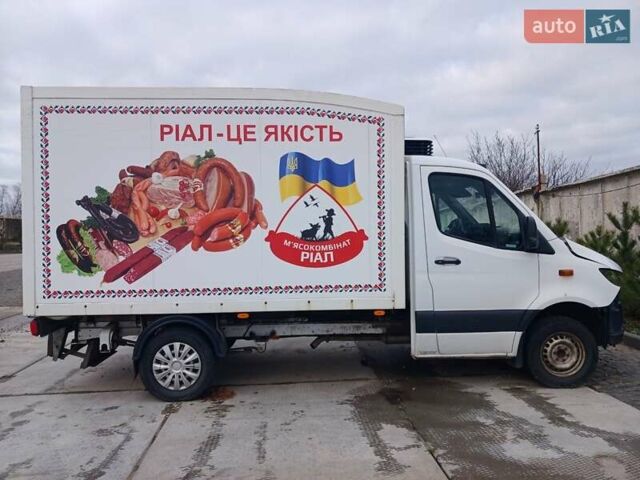 Белый Мерседес Sprinter, объемом двигателя 2.1 л и пробегом 350 тыс. км за 9300 $, фото 1 на Automoto.ua