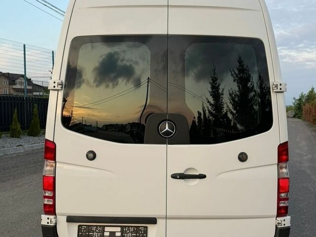 Белый Мерседес Sprinter, объемом двигателя 2.2 л и пробегом 499 тыс. км за 26500 $, фото 1 на Automoto.ua