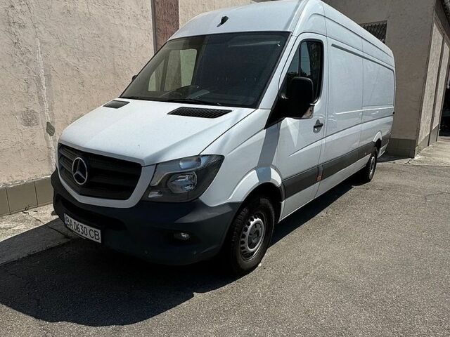 Белый Мерседес Sprinter, объемом двигателя 2.14 л и пробегом 223 тыс. км за 21990 $, фото 1 на Automoto.ua