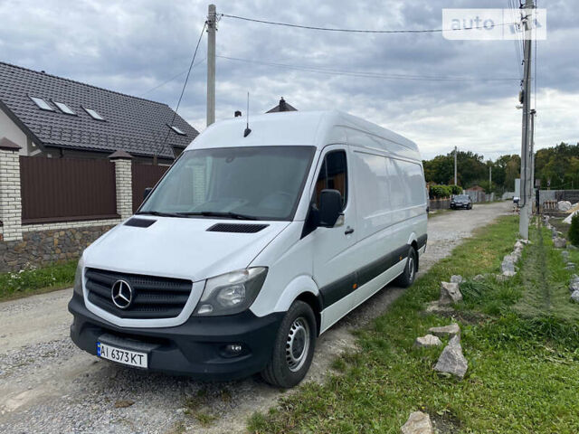 Белый Мерседес Sprinter, объемом двигателя 2.2 л и пробегом 220 тыс. км за 19800 $, фото 1 на Automoto.ua