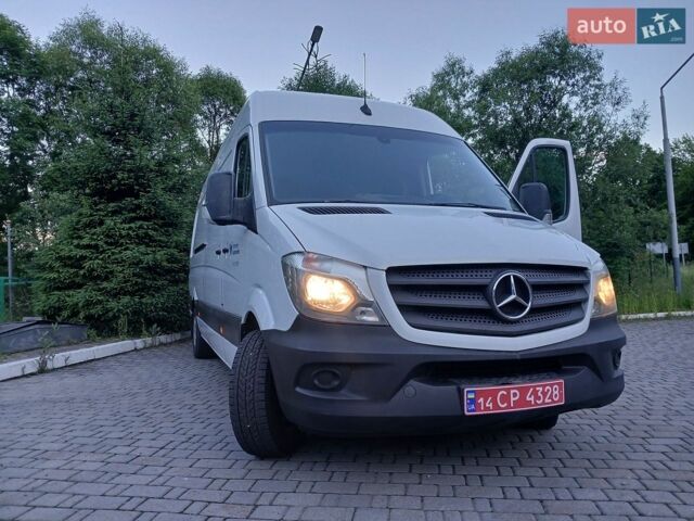 Белый Мерседес Sprinter, объемом двигателя 2.2 л и пробегом 248 тыс. км за 21999 $, фото 1 на Automoto.ua