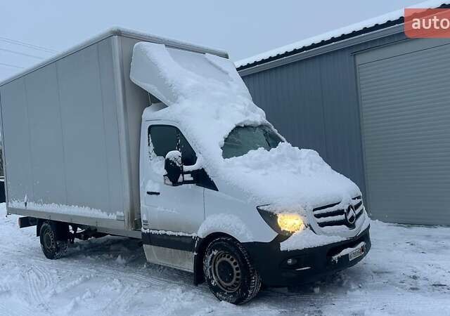 Белый Мерседес Sprinter, объемом двигателя 3 л и пробегом 364 тыс. км за 28000 $, фото 1 на Automoto.ua