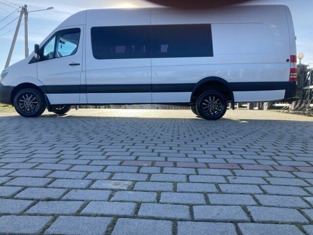 Белый Мерседес Sprinter, объемом двигателя 3 л и пробегом 660 тыс. км за 37500 $, фото 1 на Automoto.ua
