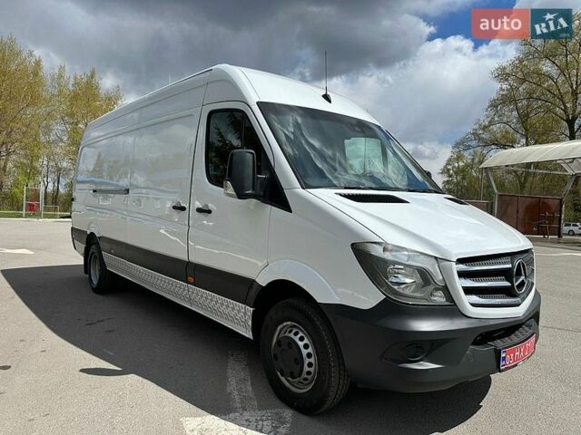 Белый Мерседес Sprinter, объемом двигателя 3 л и пробегом 294 тыс. км за 35700 $, фото 1 на Automoto.ua