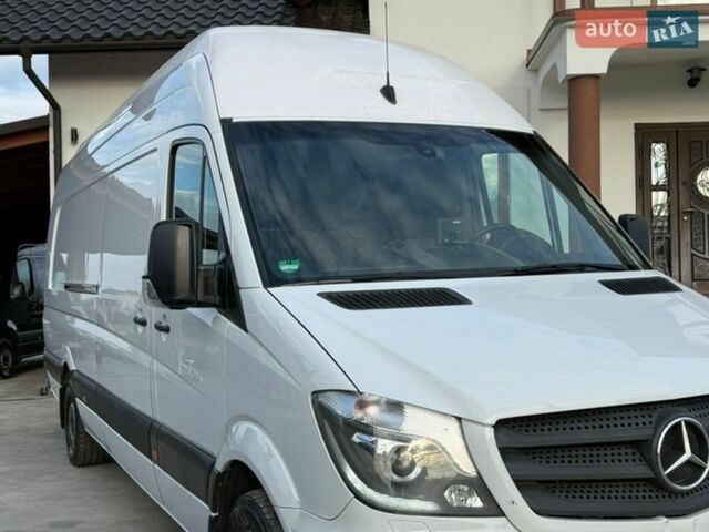 Белый Мерседес Sprinter, объемом двигателя 2.2 л и пробегом 450 тыс. км за 25999 $, фото 1 на Automoto.ua