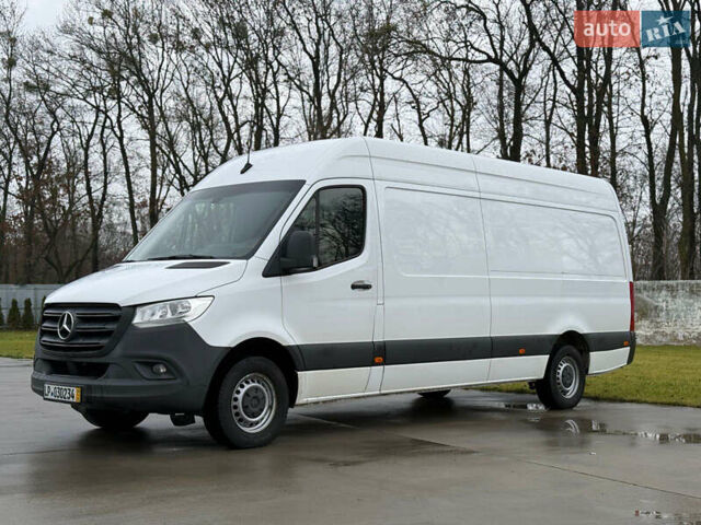 Белый Мерседес Sprinter, объемом двигателя 2.1 л и пробегом 314 тыс. км за 23990 $, фото 1 на Automoto.ua