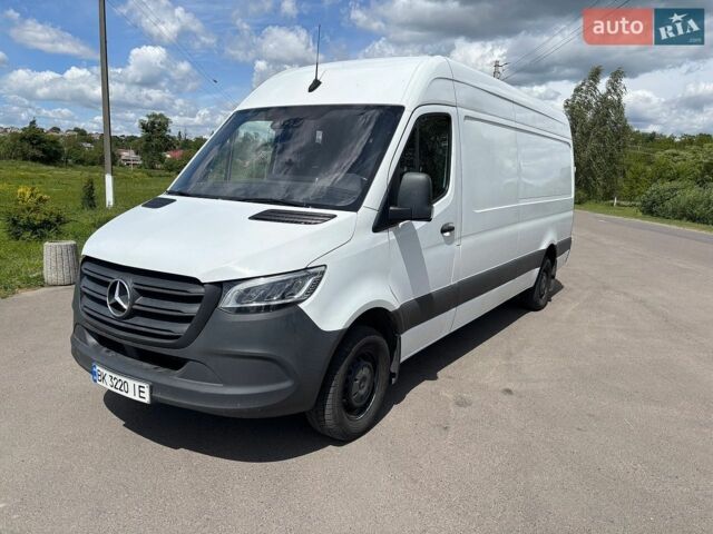 Белый Мерседес Sprinter, объемом двигателя 2.99 л и пробегом 377 тыс. км за 27500 $, фото 1 на Automoto.ua