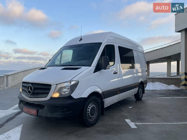Белый Мерседес Sprinter, объемом двигателя 0 л и пробегом 199 тыс. км за 19900 $, фото 1 на Automoto.ua