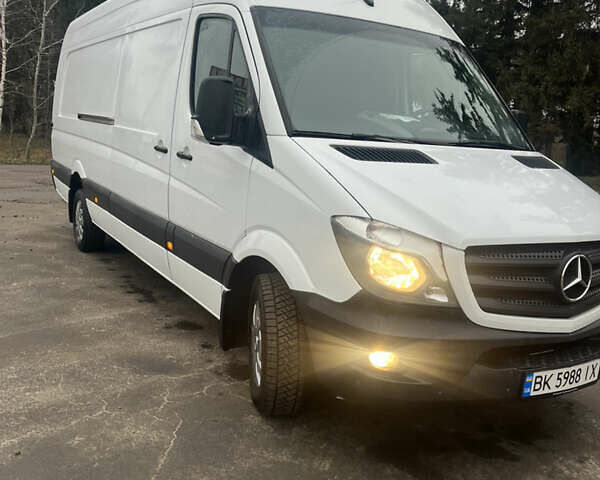 Белый Мерседес Sprinter, объемом двигателя 2.1 л и пробегом 390 тыс. км за 22500 $, фото 1 на Automoto.ua