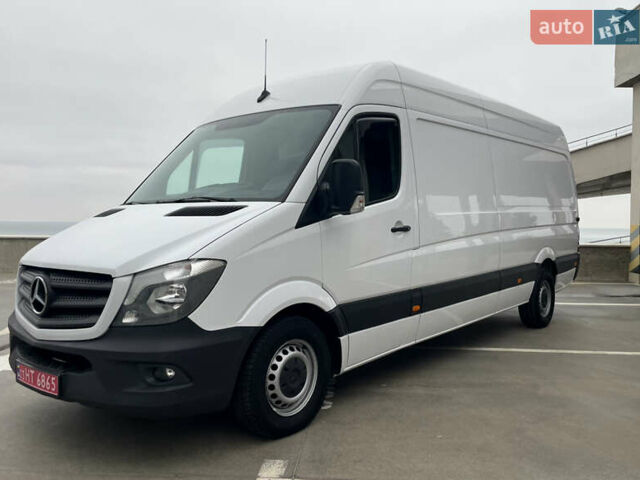 Белый Мерседес Sprinter, объемом двигателя 3 л и пробегом 300 тыс. км за 29500 $, фото 1 на Automoto.ua