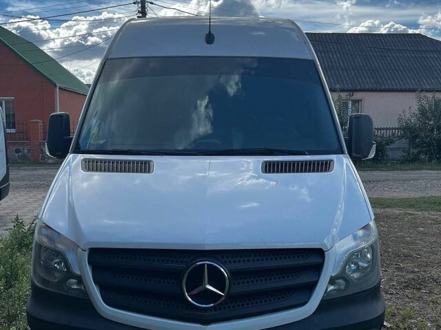 Белый Мерседес Sprinter, объемом двигателя 2.14 л и пробегом 241 тыс. км за 23600 $, фото 1 на Automoto.ua