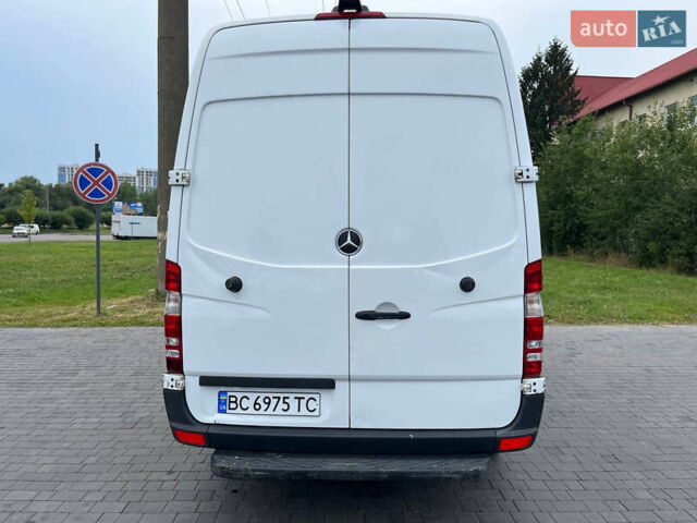Белый Мерседес Sprinter, объемом двигателя 2.2 л и пробегом 260 тыс. км за 20500 $, фото 1 на Automoto.ua