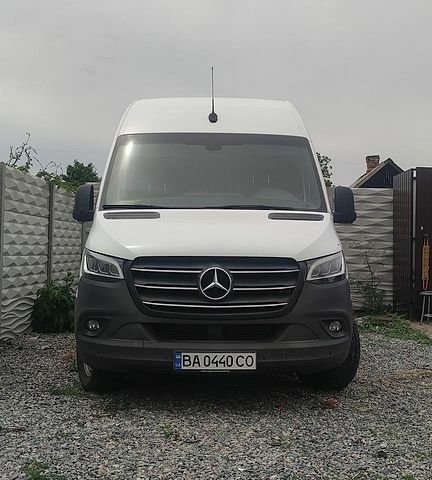 Белый Мерседес Sprinter, объемом двигателя 2.14 л и пробегом 270 тыс. км за 27000 $, фото 1 на Automoto.ua